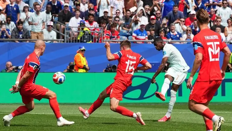 2026年世界杯：挪威1-4法国 - 登贝莱上半场上演帽子戏法，法国队领跑I组