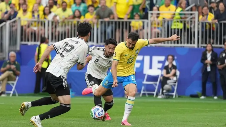 2026年世界杯：巴西2-1日本 - 加布里埃尔·马丁内利在最后时刻打入制胜球，巴西逆转晋级