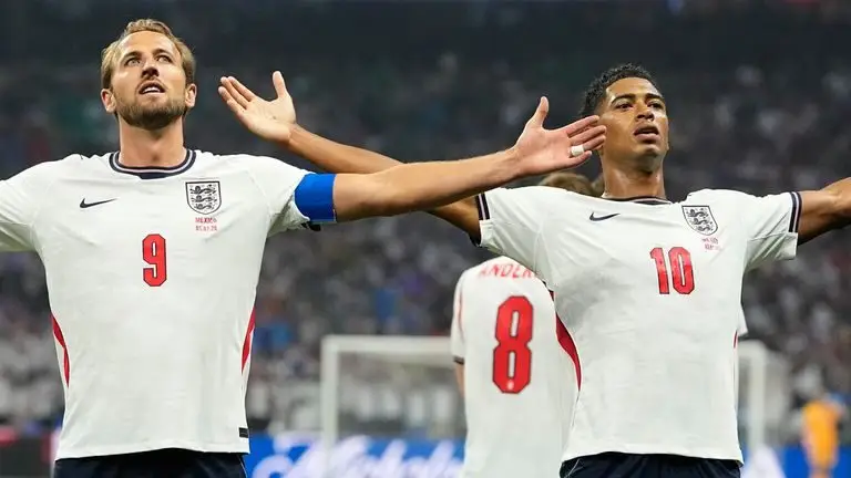 2026年世界杯:墨西哥2-3英格兰 - 三狮军团在精彩的五球大战中淘汰东道主晋级四分之一决赛