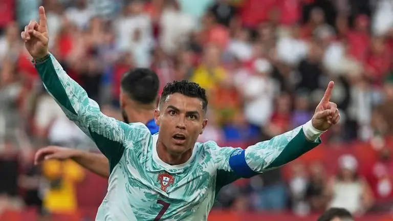 2026年世界杯:葡萄牙2-1克罗地亚 - 克里斯蒂亚诺·罗纳尔多的梦想在争议中存活