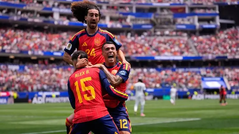 2026年世界杯:西班牙3-0奥地利,米克尔·奥亚萨瓦尔闪耀欧洲冠军,轻松晋级16强