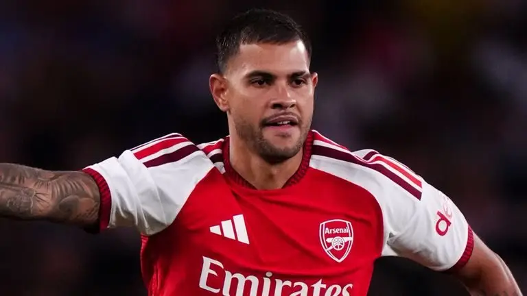 阿森纳1-1科莫(点球4-3):布鲁诺·吉马良斯首秀,迈尔斯·刘易斯-斯凯利进球,枪手在友谊赛中获胜